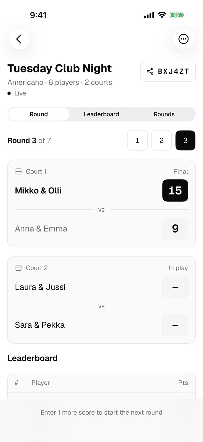 A live Americano round with courts and scores